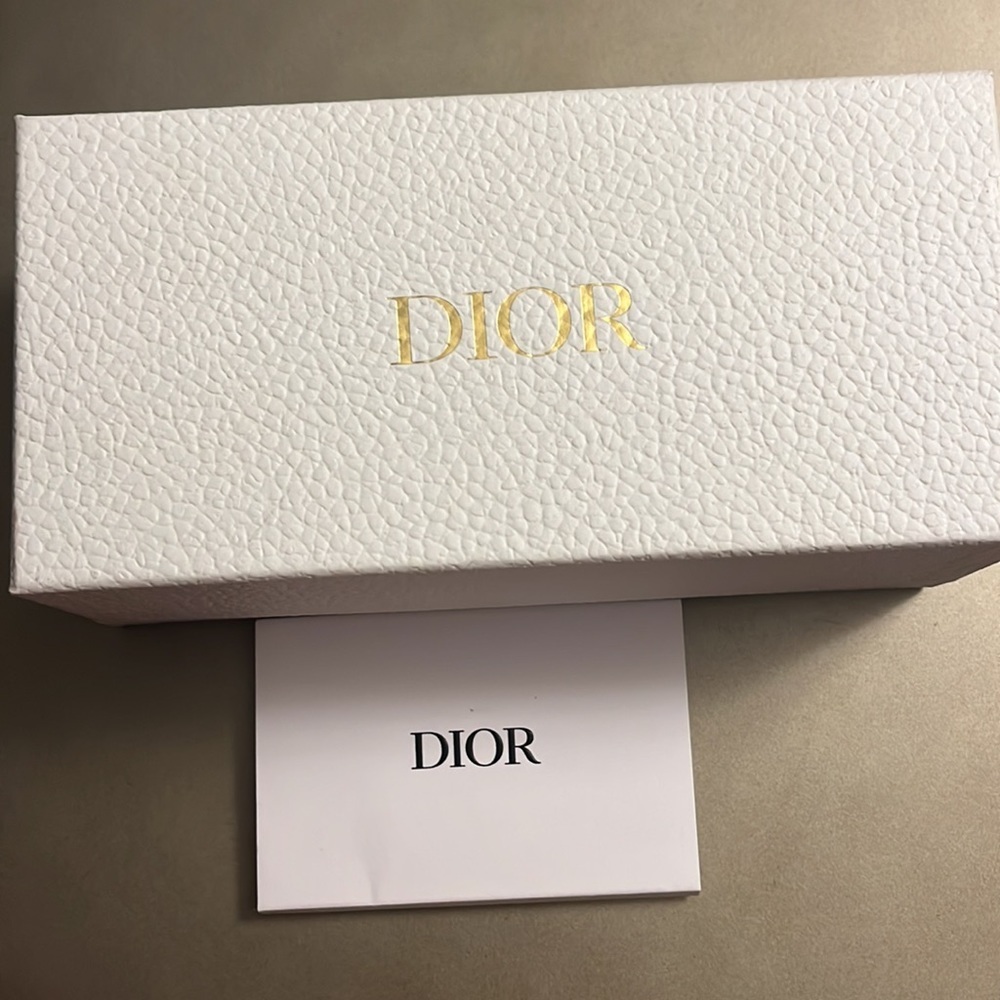 DIOR Matte Army Green. Oversized Sunglasses with black lenses. RARE - Picture 9 of 9